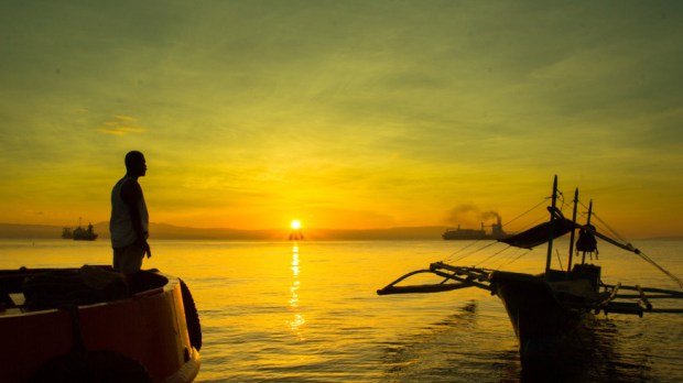 web-man-look-sun-boat-cc-bro-jeffrey-pioquinto-flickr.jpg