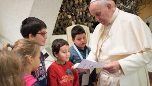 web-pope-francis-letter-children-cpp_282898-c2a9serviziofotograficoor-cpp.jpg