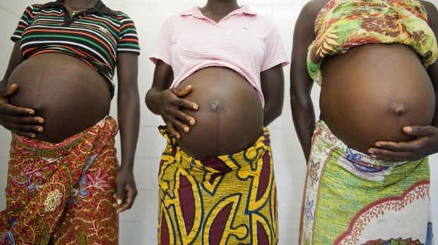 Ivorian Women Receive Prenatal Consultations