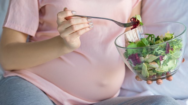 WEB3-PREGNANT-WOMAN-SALAD-HEALTHY-EATING-Shutterstock