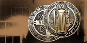 O poderoso significado da medalha de São Bento