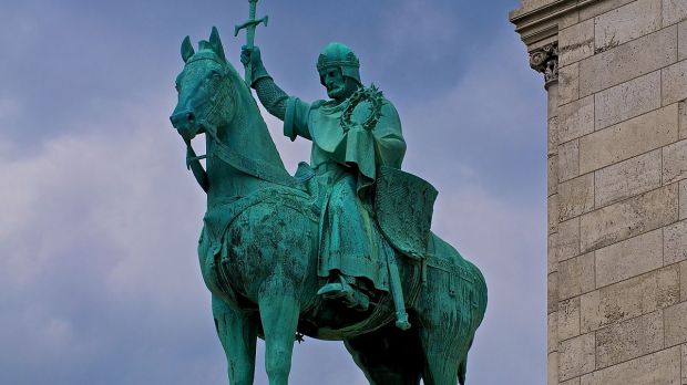 1200px-Statue_of_Louis_IX,_Basilique_du_Sacré-Cœur_de_Montmartre,_Paris_2009