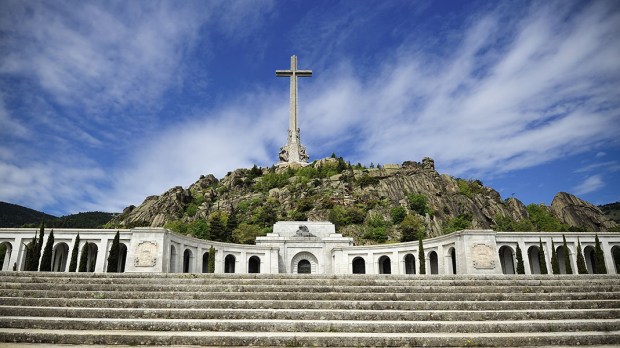 Maior cruz do mundo no Vale dos Caídos, Espanha