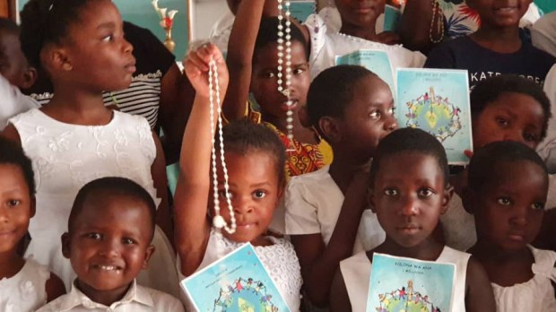 ACN promove iniciativa de um milhão de crianças rezando o terço