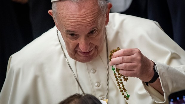 Papa Francisco incentiva o terço