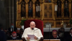 Papa Francisco pede homilias mais curtas