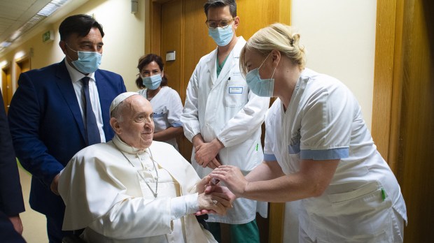 Papa Francisco com efermeiras e enfermeiros