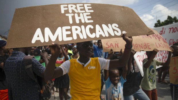 Manifestação por soltura de missionários sequestrados no Haiti