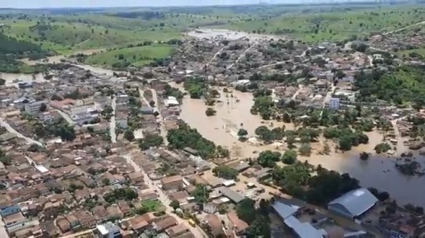 Inundações na Bahia e em Minas Gerais em dezembro de 2021