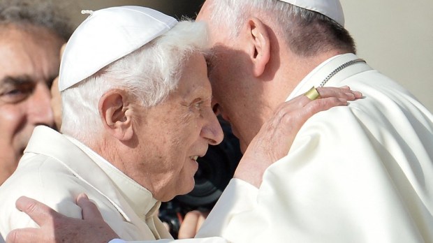 Papa Francisco e o Papa Emérito Bento XVI