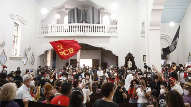 Invasão a igreja em Curitiba