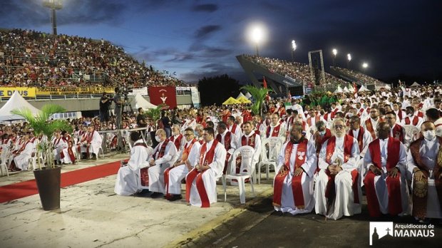 Sambódromo de Manaus recebe celebração de Pentecostes