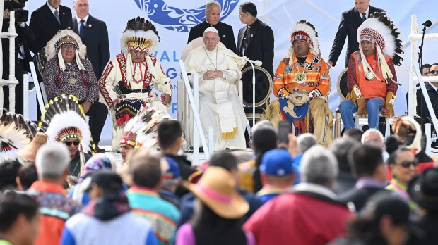 Pope-Francis-Indigenous-community-at-Muskwa-Park-in-Maskwacis-AFP
