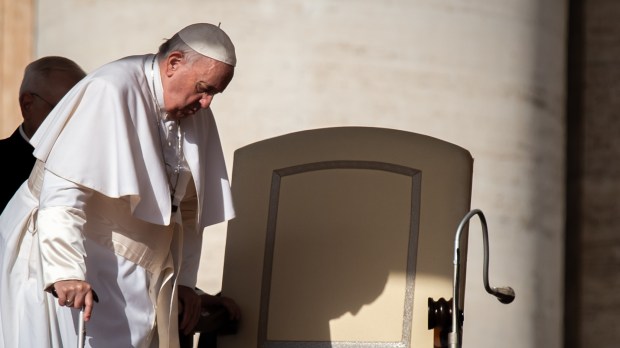 Papa Francisco preocupado com a situação do mundo, diante do que chama de Terceira Guerra Mundial em andamento