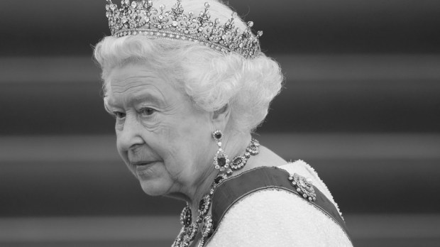 WEB3-QUEEN-ELIZABETH-II-SHUTTERSTOCK-USAMA-ABDULLAH-DESIGNER.jpg