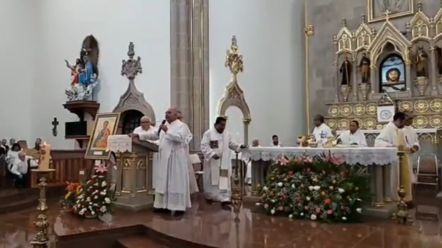 Terremoto em igreja durante Missa em Michoacán, México