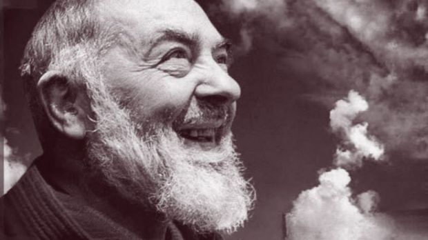 PADRE-PIO-MONTAGE-ALETEIA-.jpg