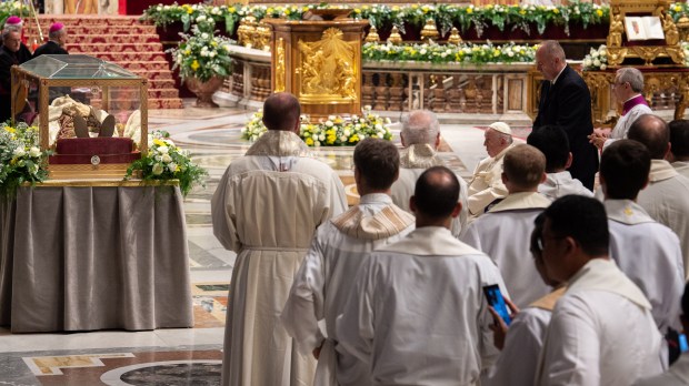 Pope Francis celebrates a Holy Mass to the 60th anniversary of the beginning of the second Vatican Ecumencial Council