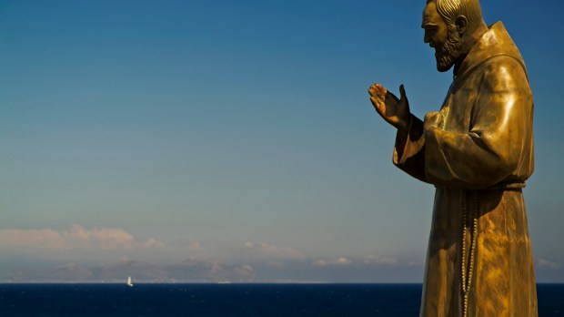 Estátua do Padre Pio