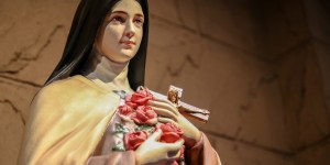 Como Santa Teresinha pode inspirar nossas ações no dia a dia