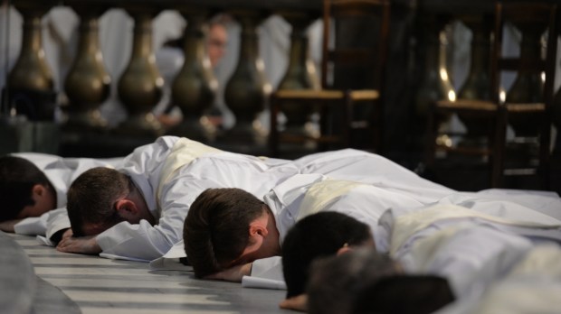 Seminaristas durante ordenação