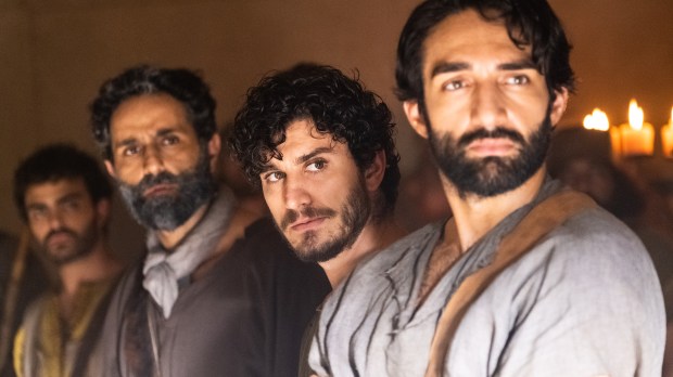 Natanael, Zebedeu, João e Tiago Maior em "The Chosen"
