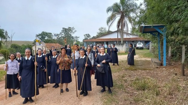 Irmãs de Maria de Schoenstatt peregrinam a Aparecida