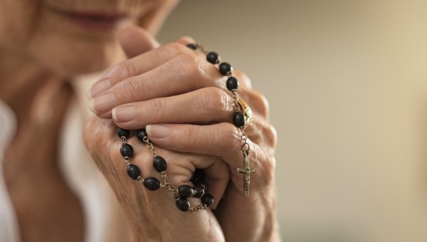 Corner Item Image - [VÍDEO] Orações para invocar o Santíssimo Nome de Jesus